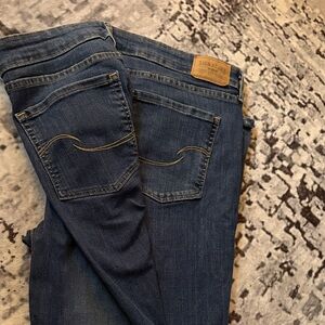 Signature Levi’s Women's Dark Blue Straight Leg Jeans